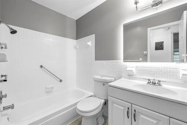 $105,000 | 2050 58th Avenue North, Unit 25, St. Petersburg, FL 33714