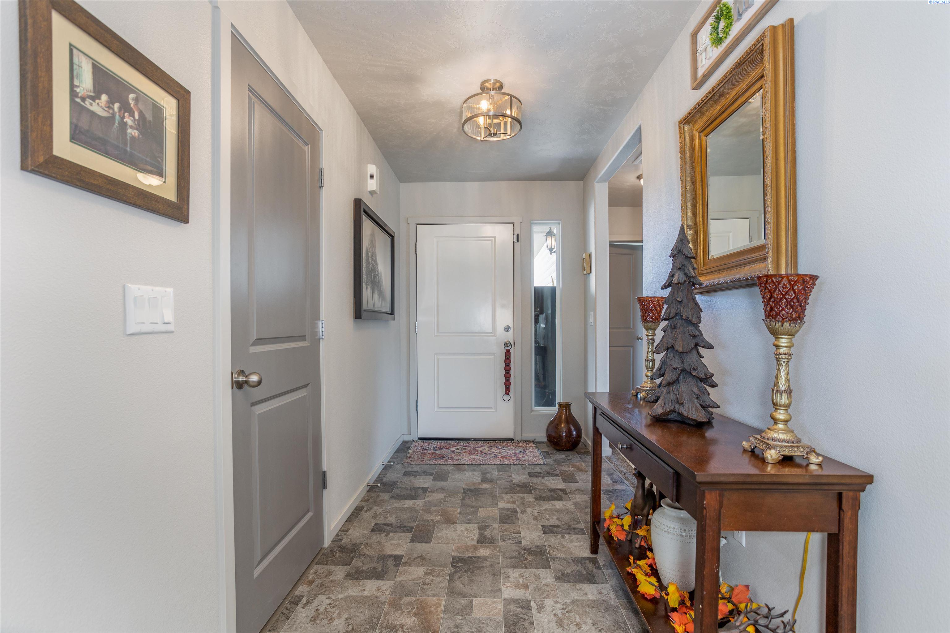 6002 Ramus Lane Pasco, WA 99301 - Photo 2 of 30 Gallery Image 2