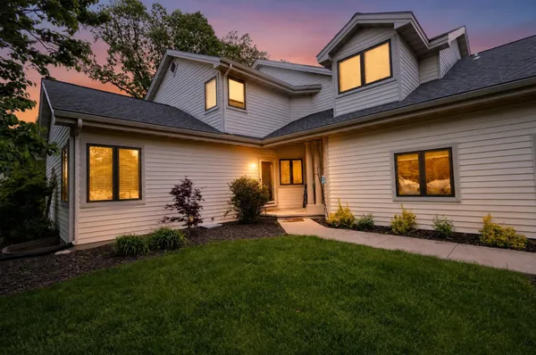 $380,000 | 942 South Park Avenue, Fond du Lac, WI 54935