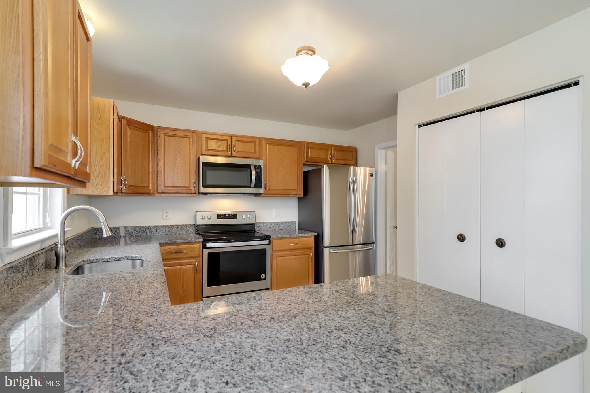8016 Northumberland Road Springfield, VA 22153 - Photo 14 of 30 Kitchen