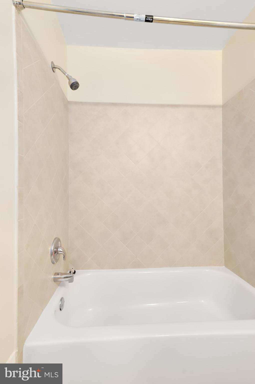 8016 Northumberland Road Springfield, VA 22153 - Photo 20 of 30 Bath