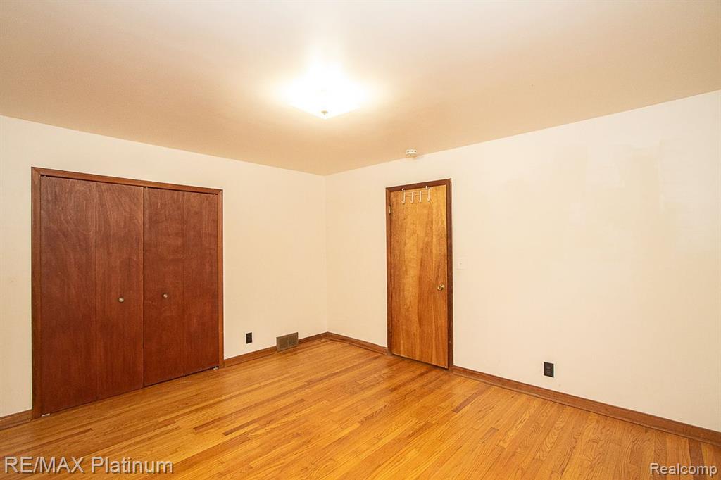 33166 Raphael Road Farmington Hills, MI 48336 - Photo 29 of 50
