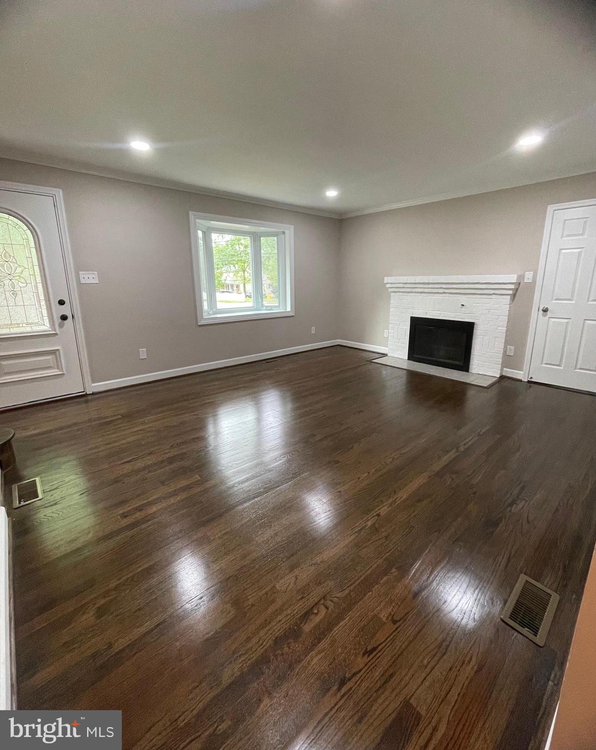 401 Forest View Road Linthicum Heights, MD 21090 - Photo 3 of 70