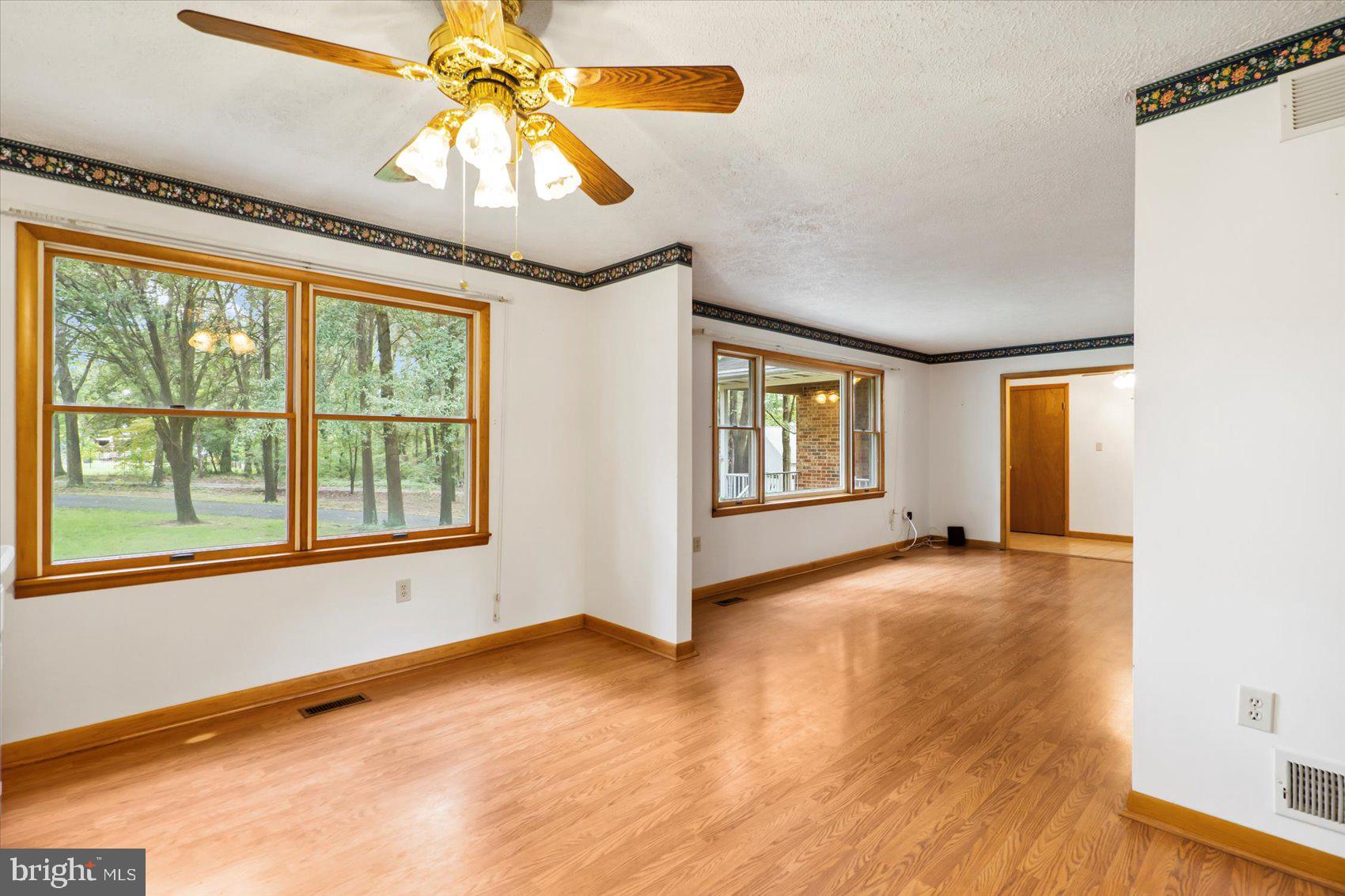 7909 Poplar Grove Road Severn, MD 21144 - Photo 10 of 39 Dining room / Living room