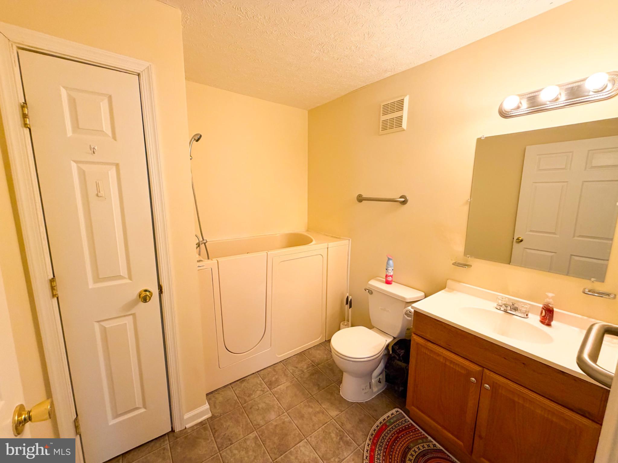 1292 South Ox Road, Unit F9 Woodstock, VA 22664 - Photo 10 of 19 Bright and inviting bathroom oasis.