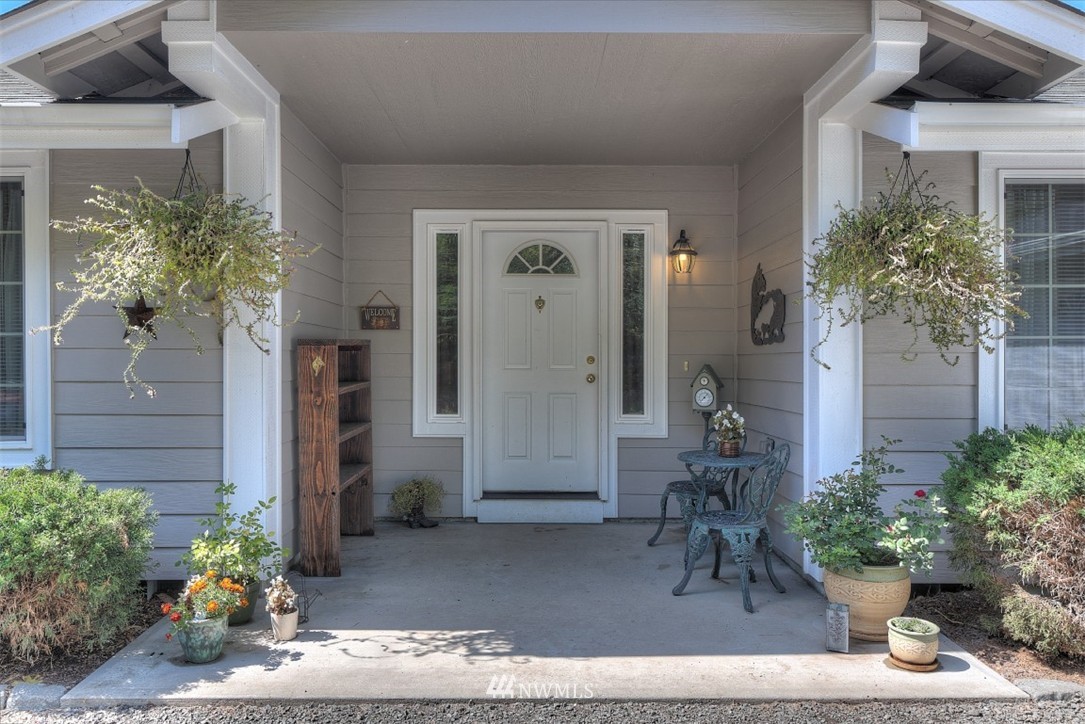 5862 Ray Road Southeast Port Orchard, WA 98367 - Photo 3 of 25 Gallery Image 3