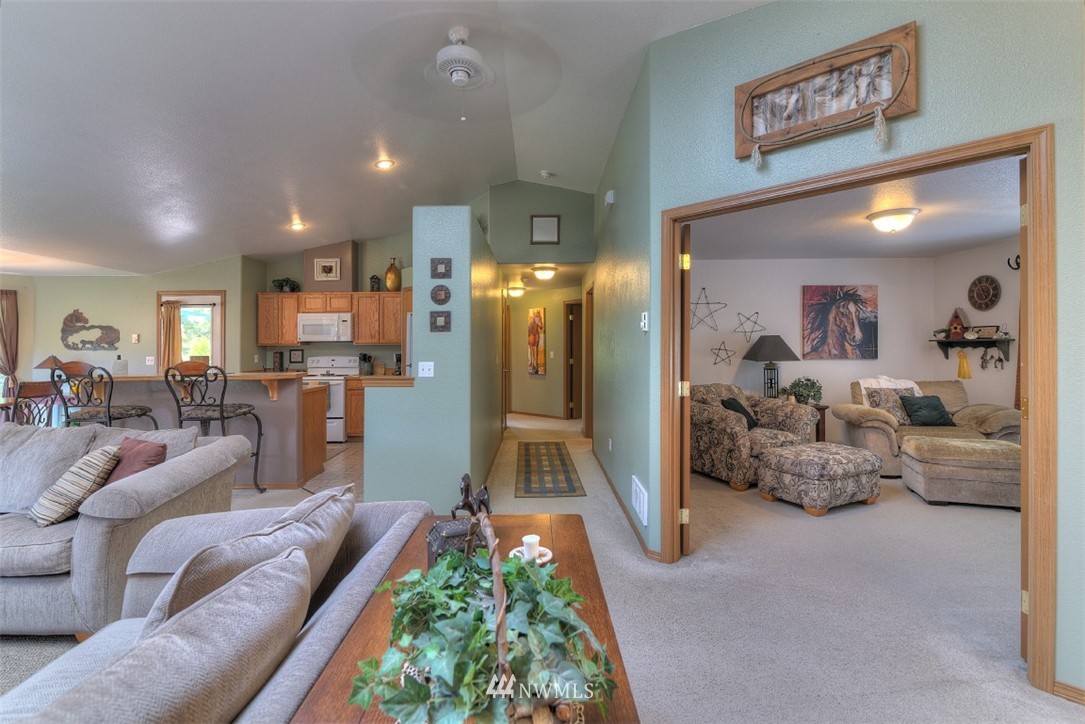 5862 Ray Road Southeast Port Orchard, WA 98367 - Photo 4 of 25 Gallery Image 4