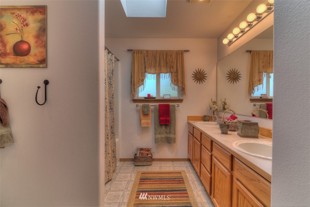5862 Ray Road Southeast Port Orchard, WA 98367 - Photo 7 of 25 Gallery Image 7