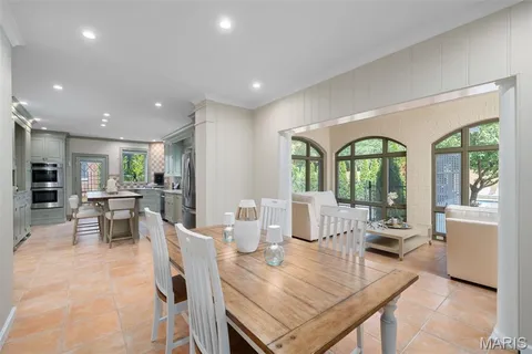 $1,799,900 | 20 Ridgemoor Drive, Clayton, MO 63105