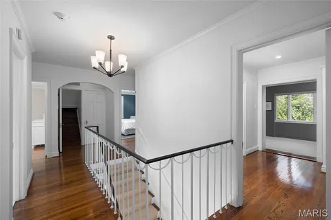 $1,799,900 | 20 Ridgemoor Drive, Clayton, MO 63105