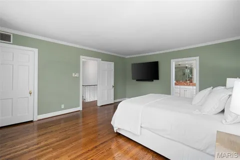 $1,799,900 | 20 Ridgemoor Drive, Clayton, MO 63105