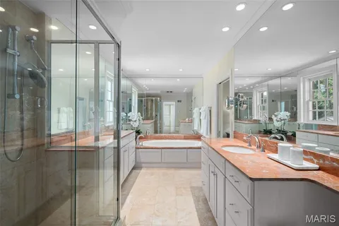 $1,799,900 | 20 Ridgemoor Drive, Clayton, MO 63105