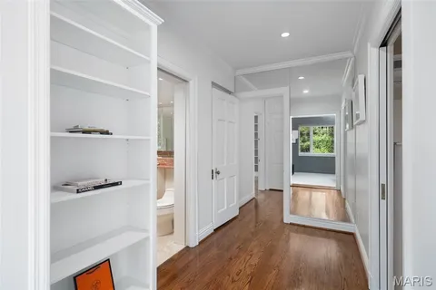 $1,799,900 | 20 Ridgemoor Drive, Clayton, MO 63105