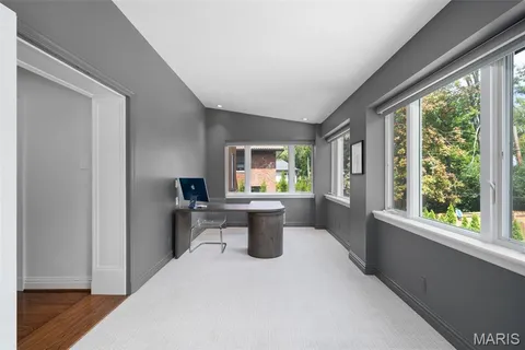 $1,799,900 | 20 Ridgemoor Drive, Clayton, MO 63105