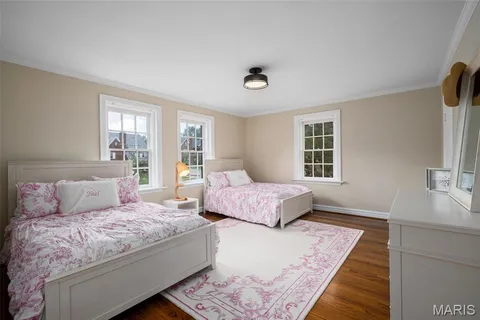 $1,799,900 | 20 Ridgemoor Drive, Clayton, MO 63105