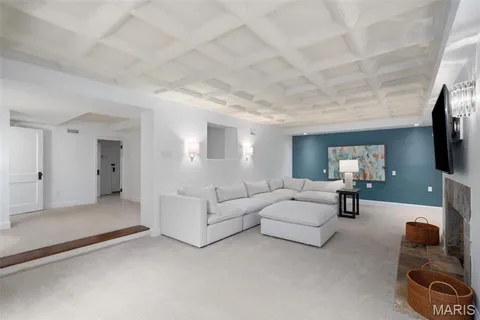 $1,799,900 | 20 Ridgemoor Drive, Clayton, MO 63105