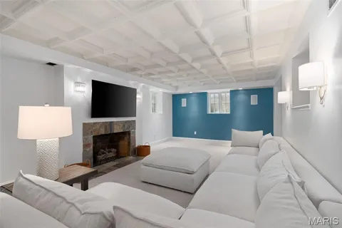 $1,799,900 | 20 Ridgemoor Drive, Clayton, MO 63105