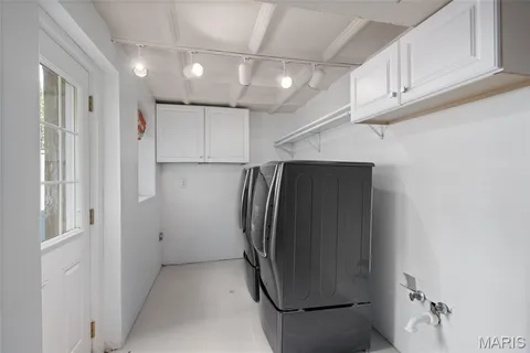 $1,799,900 | 20 Ridgemoor Drive, Clayton, MO 63105