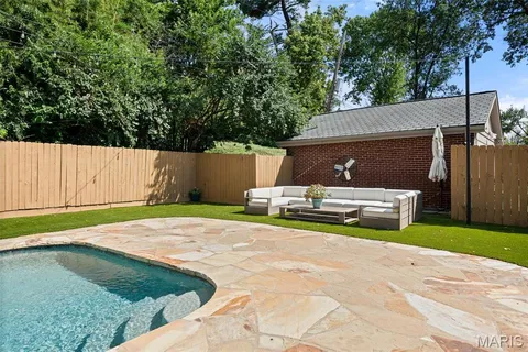 $1,799,900 | 20 Ridgemoor Drive, Clayton, MO 63105