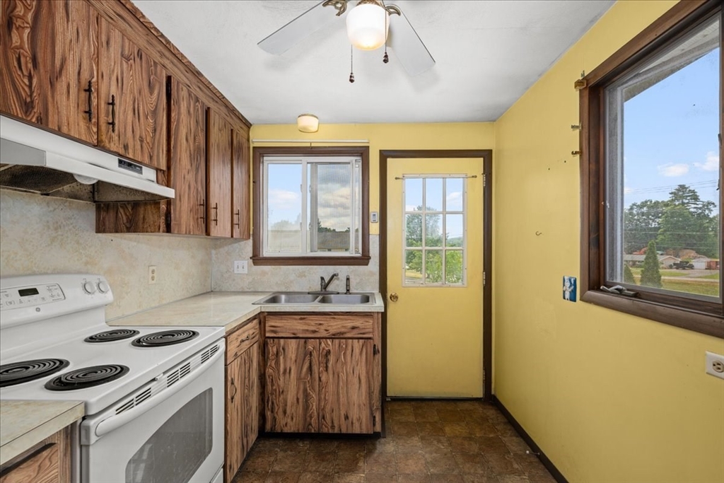 80 Meadow Road Spencer, MA 01562 - Photo 5 of 28 Gallery Image 5