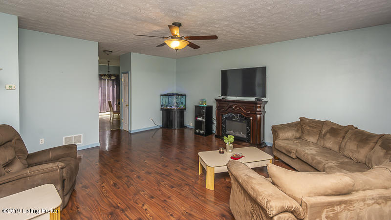 7906 Westbrook Road Louisville, KY 40258 - Photo 4 of 40 _DSC5111
