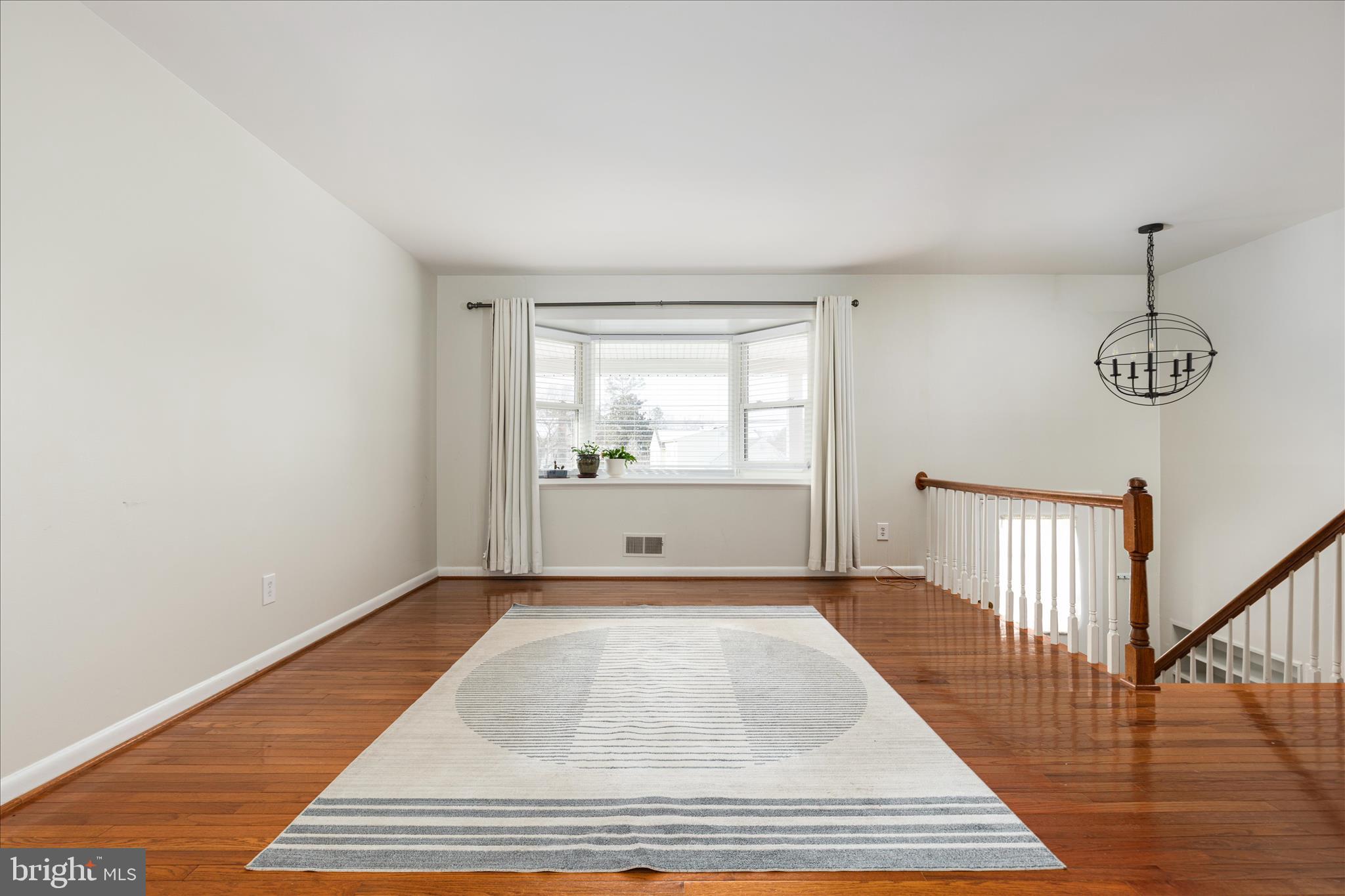 7201 Sydenstricker Road Springfield, VA 22152 - Photo 16 of 24 Living Room