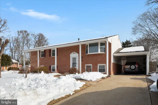 $2,900 | 7201 Sydenstricker Road, Springfield, VA 22152