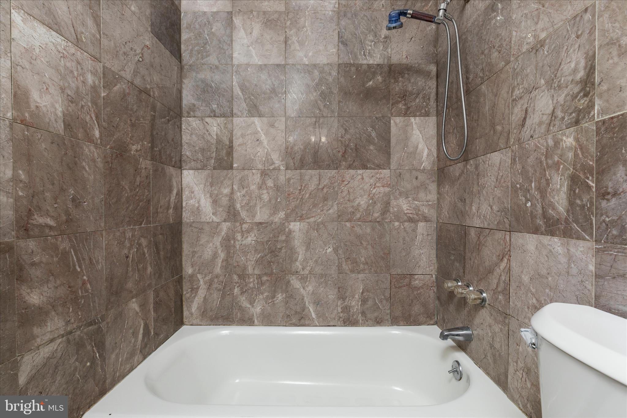 7201 Sydenstricker Road Springfield, VA 22152 - Photo 4 of 24 1 of 2 Full Bathrooms