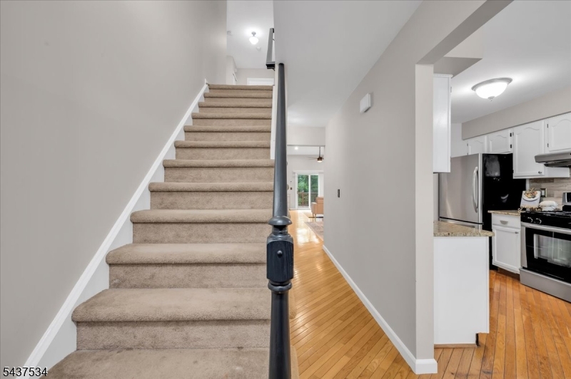 119 Choctaw Ridge Road Somerville, NJ 08876 - Photo 3 of 34