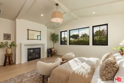 $3,995,000 | 7419 Alverstone Avenue, Los Angeles, CA 90045