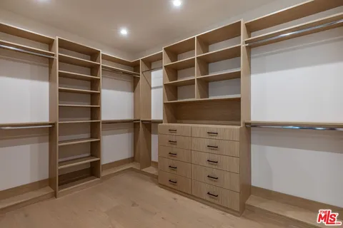 $3,995,000 | 7419 Alverstone Avenue, Los Angeles, CA 90045