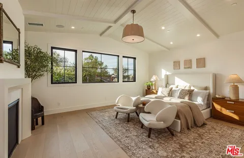 $3,995,000 | 7419 Alverstone Avenue, Los Angeles, CA 90045