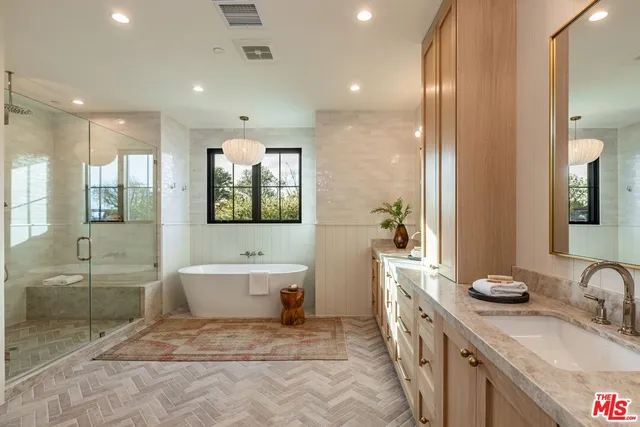 $3,995,000 | 7419 Alverstone Avenue, Los Angeles, CA 90045