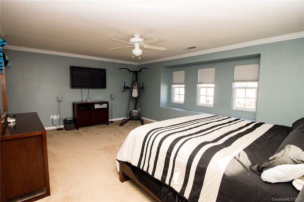 9533 Seamill Road Charlotte, NC 28278 - Photo 14 of 23 Gallery Image 14
