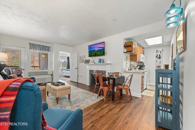 $379,000 | 102 Baskins Creek Bypass, Unit 507, Gatlinburg, TN 37738