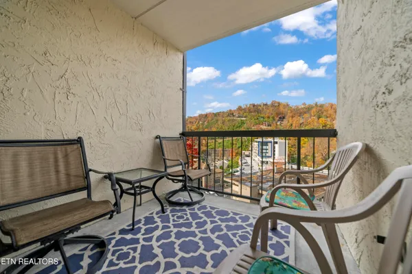 $364,000 | 102 Baskins Creek Bypass, Unit 507, Gatlinburg, TN 37738