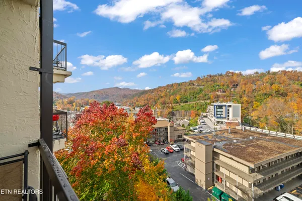 $364,000 | 102 Baskins Creek Bypass, Unit 507, Gatlinburg, TN 37738