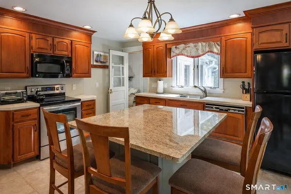 $3,800 | 123 Interlaken Road, Salisbury, CT 06039