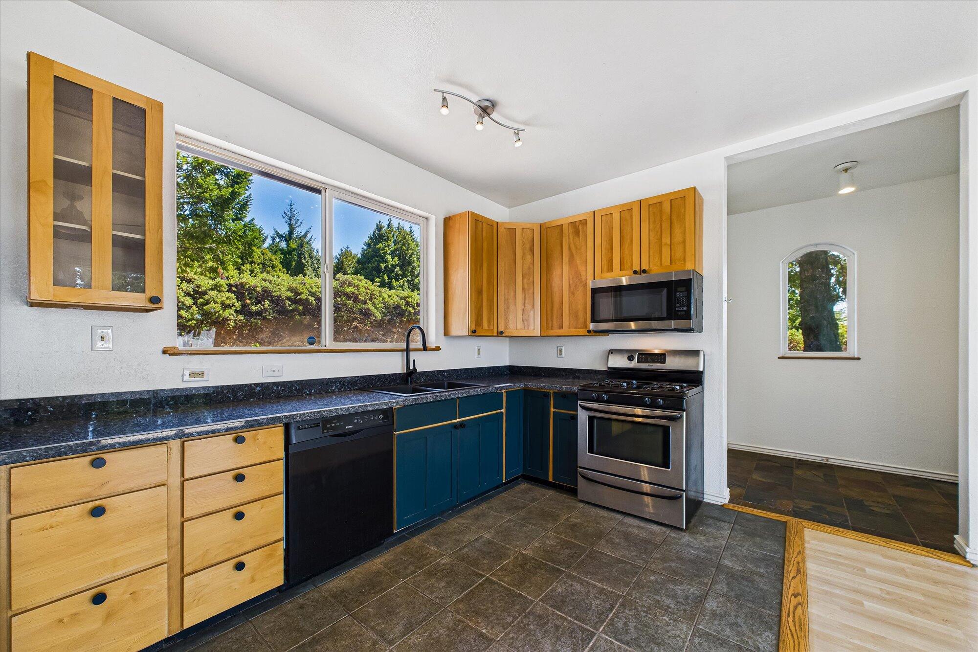 246 Kelly Road Shelter Cove, CA 95589 - Photo 12 of 39 11-246 Kelly Road-110