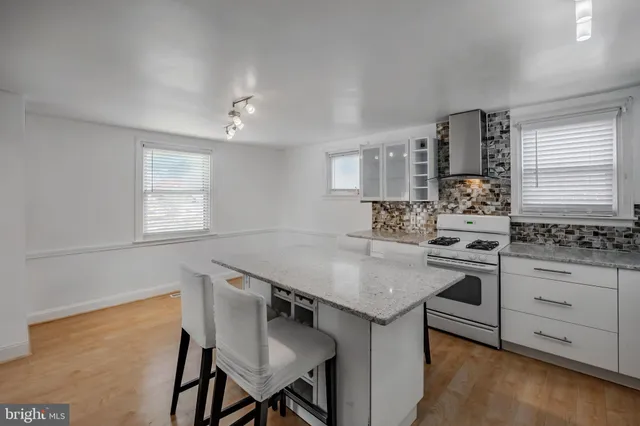 $379,900 | 148 Meadowbrook Avenue, Upper Darby, PA 19082