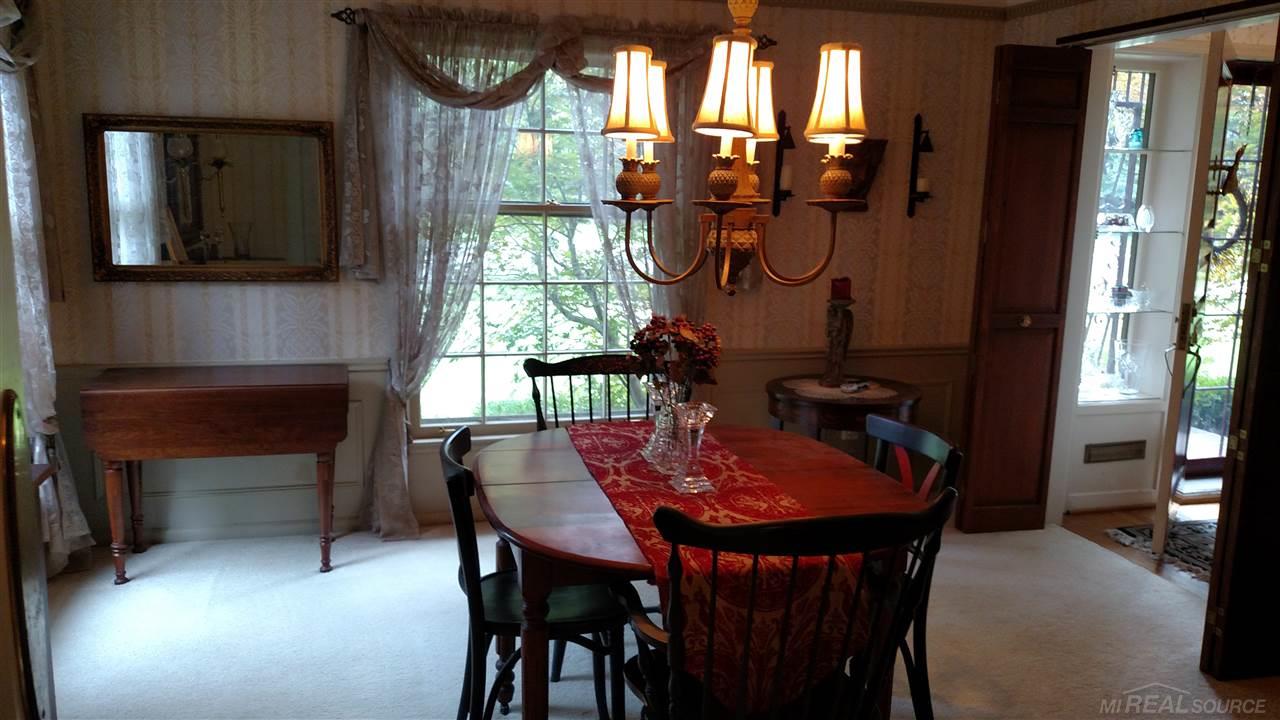 1025 Bishop Road Grosse Pointe, MI 48230 - Photo 7 of 22 31260252-6.JPG