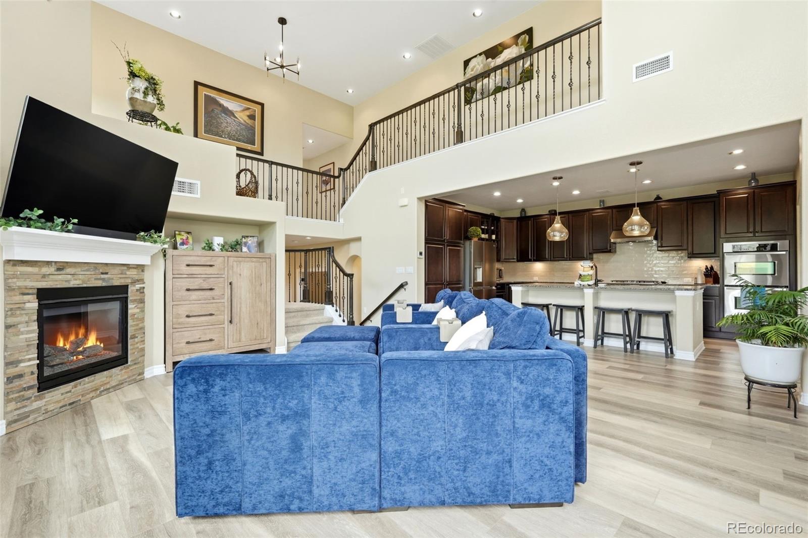 9274 Viaggio Way Highlands Ranch, CO 80126 - Photo 12 of 48
