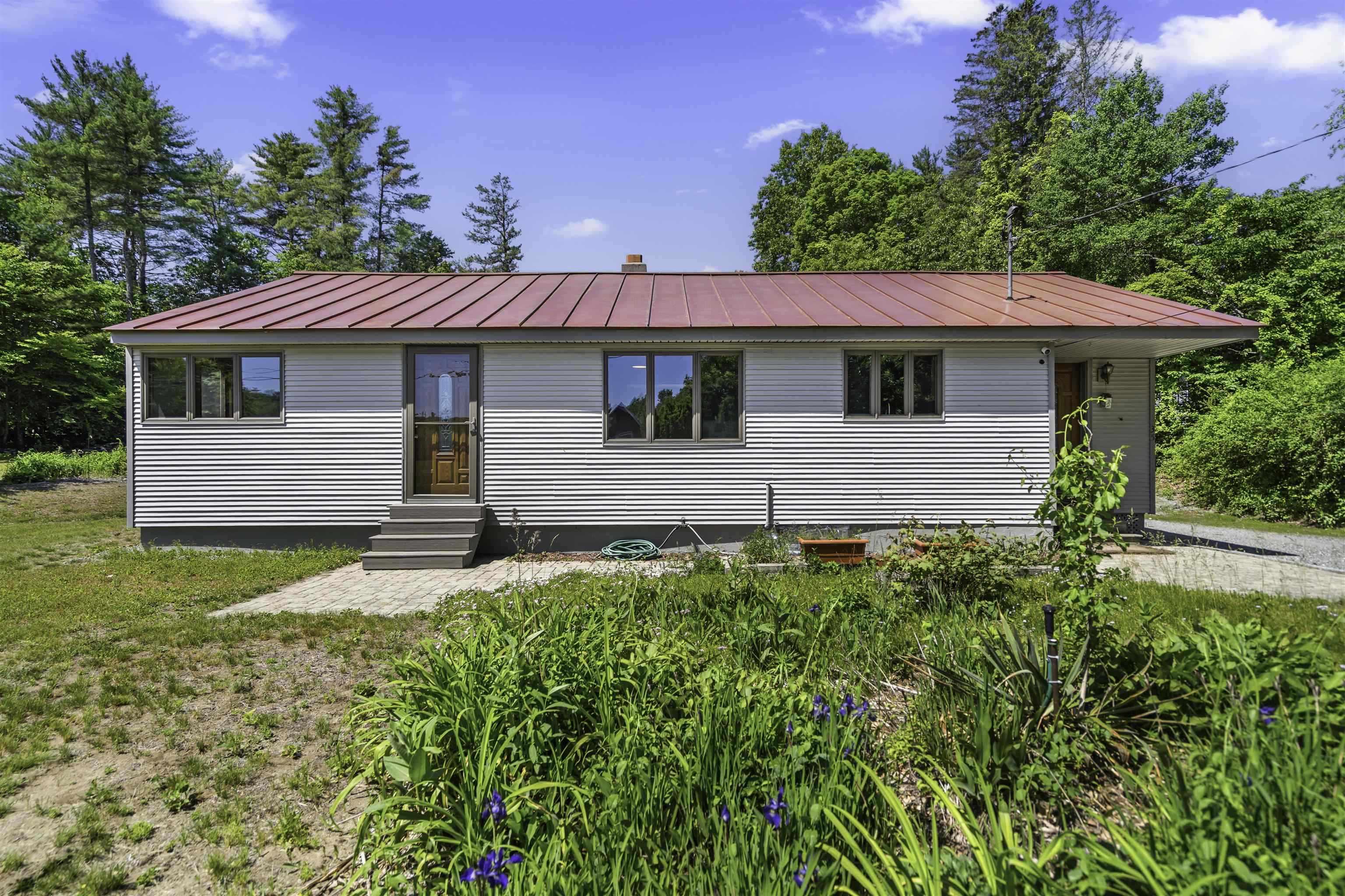 35 Tyler Road Hopkinton, NH 03229 - Photo 3 of 37