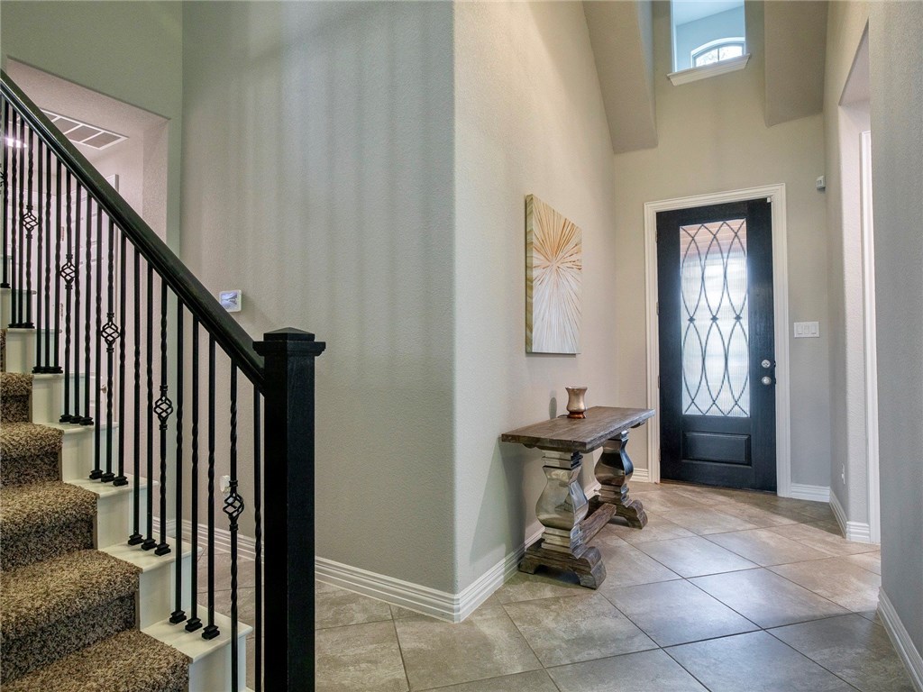 3401 Venezia View Leander, TX 78641 - Photo 10 of 40 High Ceilings