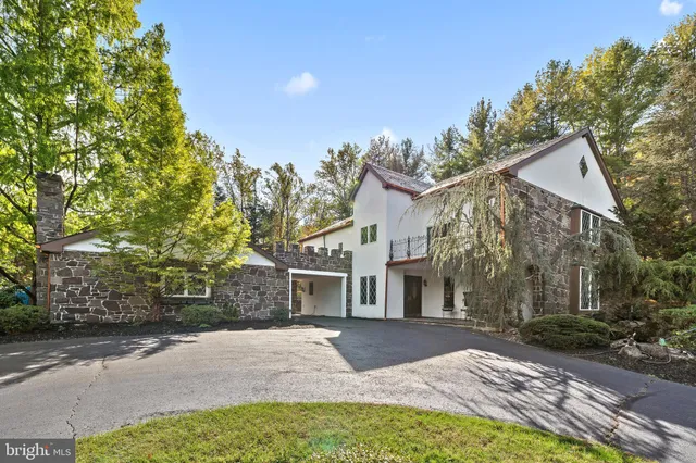 $850,000 | 2 Meng Road, Schwenksville, PA 19473