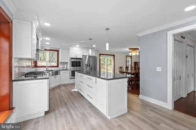 $850,000 | 2 Meng Road, Schwenksville, PA 19473