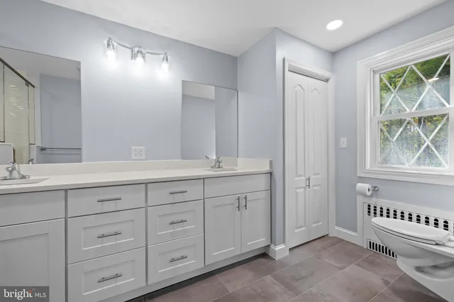 $850,000 | 2 Meng Road, Schwenksville, PA 19473