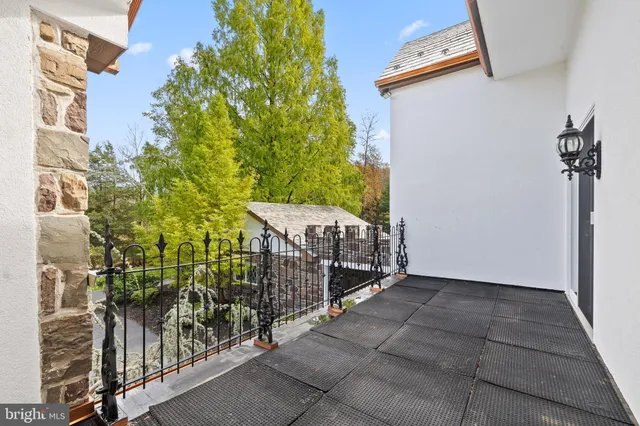 $850,000 | 2 Meng Road, Schwenksville, PA 19473