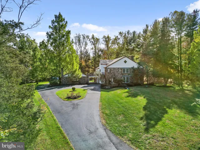 $850,000 | 2 Meng Road, Schwenksville, PA 19473