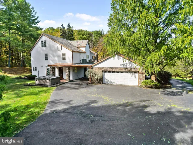 $850,000 | 2 Meng Road, Schwenksville, PA 19473